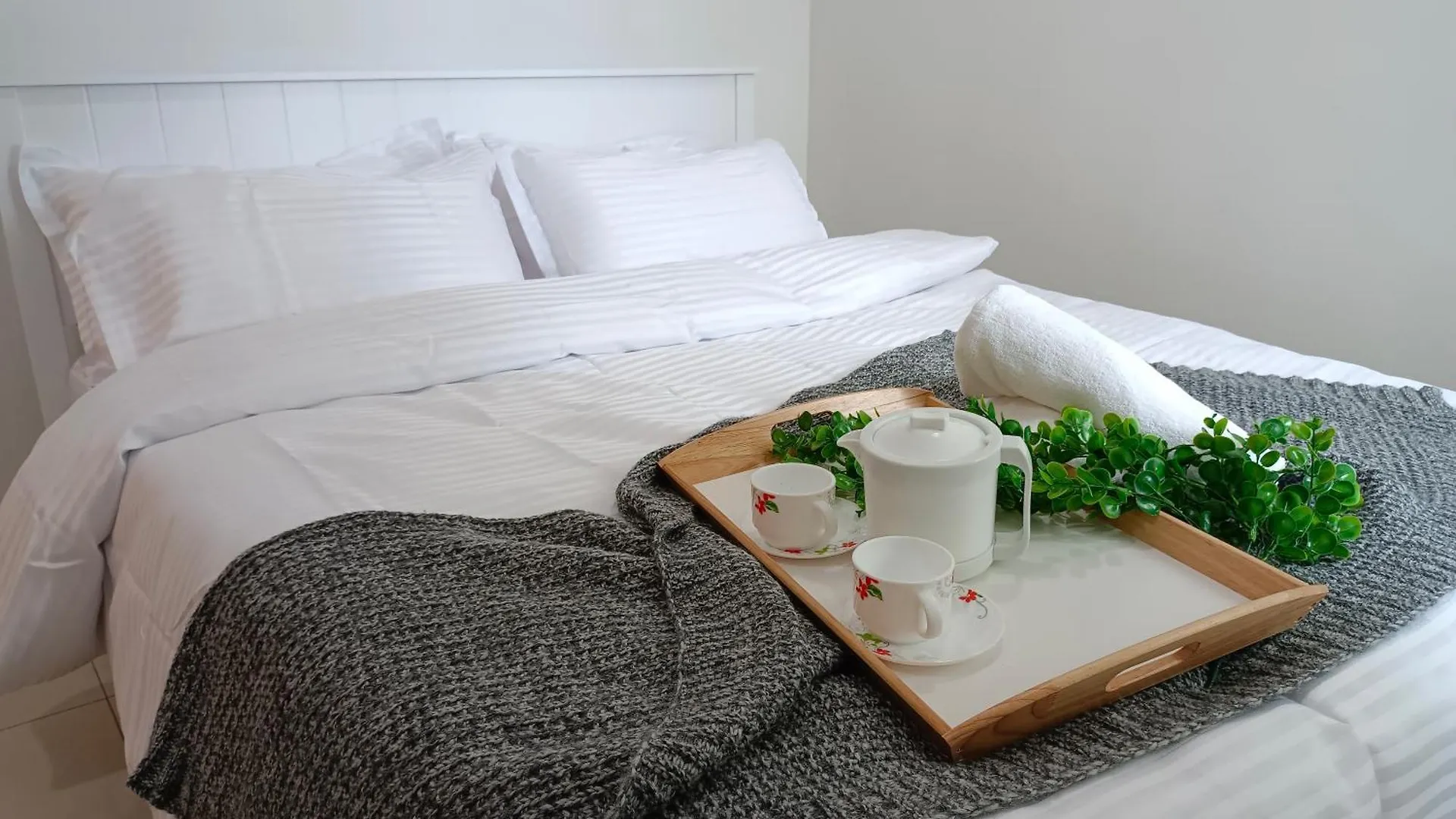 Klia Ehsan Residence Cozy Air-Con Suite 8 Pax Sepang Apartment